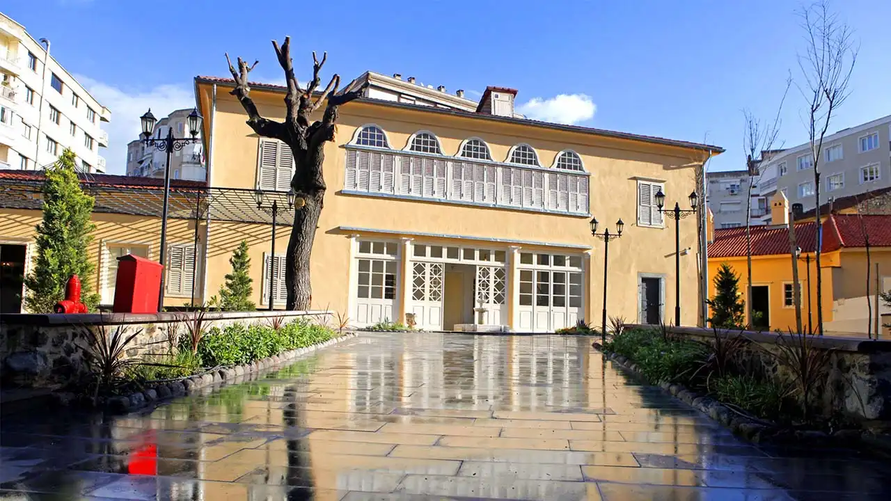 Bornova Belediyesi kafeleri: İzmir’de uygun fiyatlı mekan önerileri|Bornova sakin kafeler haberinin görseli