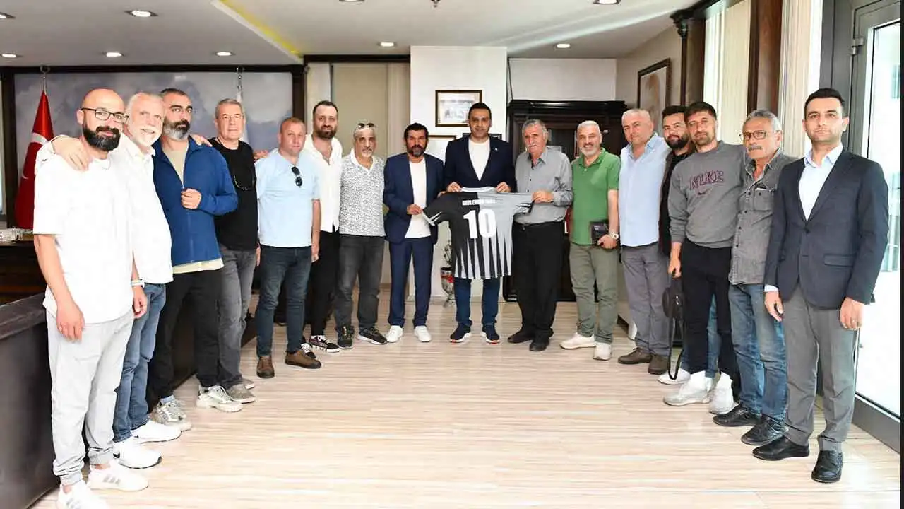 Çiğli Belediyesi’nden amatör kulüplere destek haberinin görseli