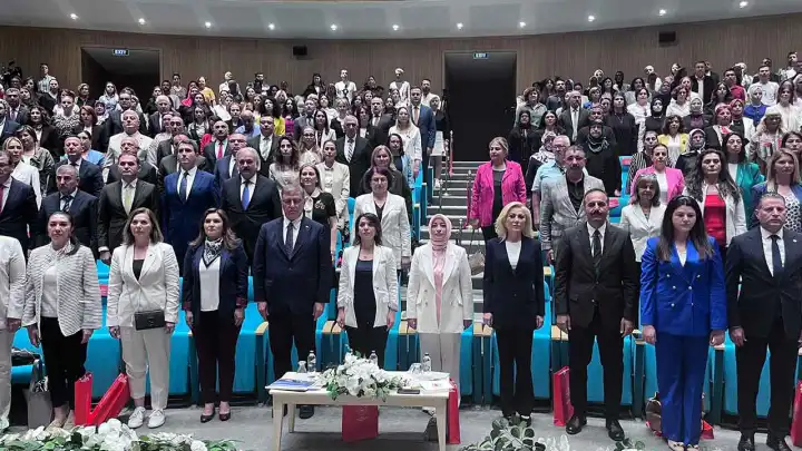 Töre bitti deniyor, şiddet devam ediyor: İzmir’de gündem fırsat eşitliği