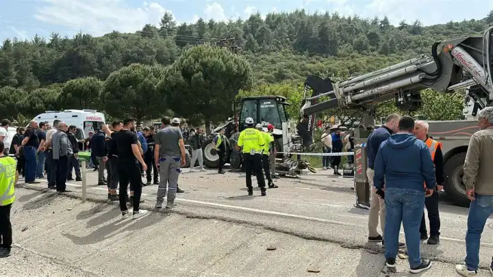 Çanakkale'deki zincirleme kazanın bilançosu artıyor: Ölü sayısı 8'e yükseldi