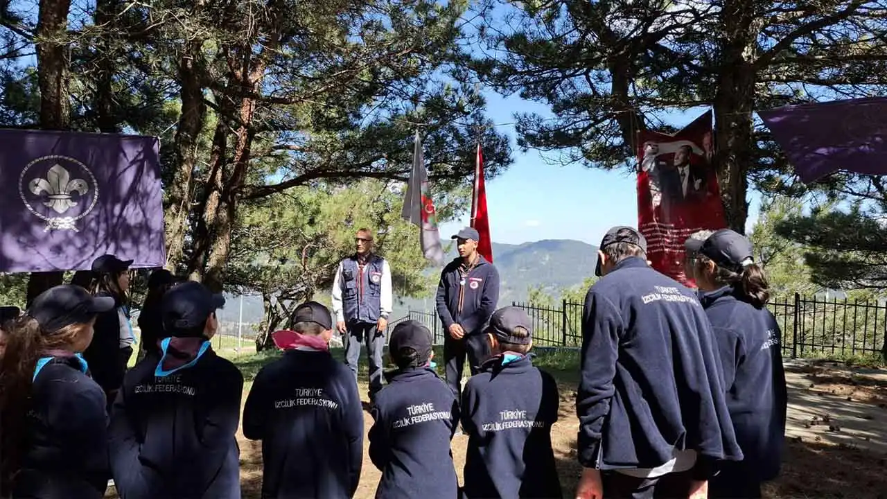 İzmir’de 19 Mayıs’ta Olivelo Yaşayan Park’ında çadır kampı etkinliği haberinin görseli