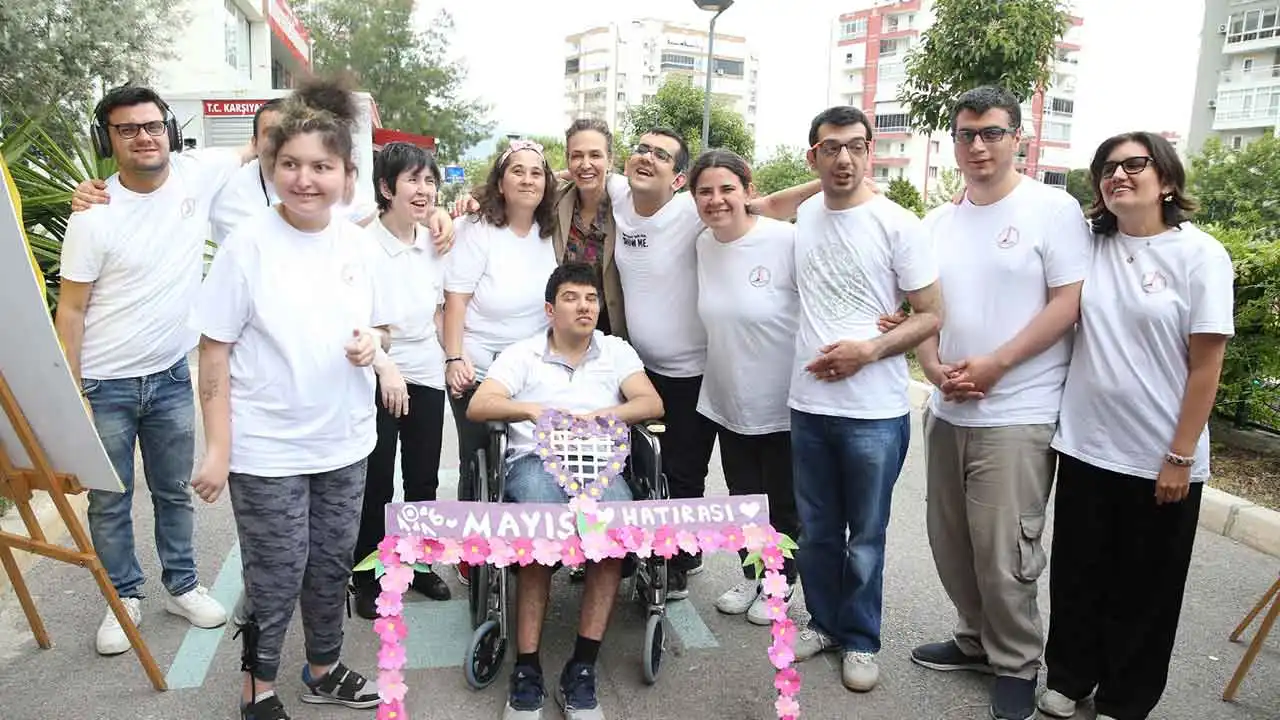 Karşıyaka'da "En büyük engel sevgisizliktir" programı haberinin görseli