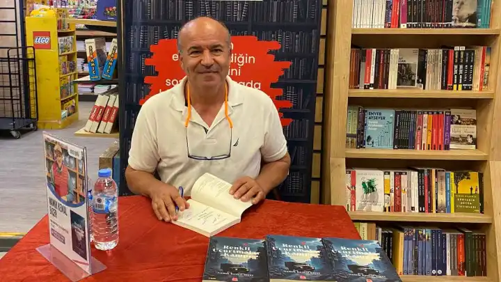Renkli Uçurtmalar kitabının yazarı Namık Kemal Biçer, İzmir’de okurlarıyla buluştu