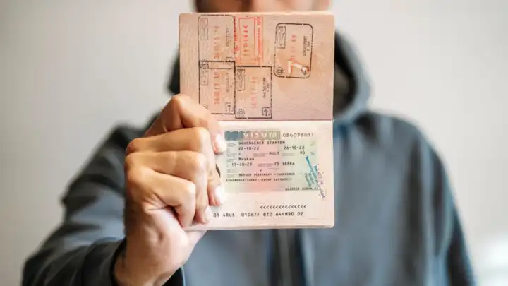Schengen vizesinde randevu krizi: Aracı kurumlar randevu satıyor mu?