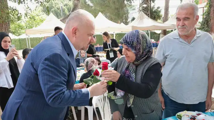 Başkan Pehlivan şehit anneleri ile buluştu