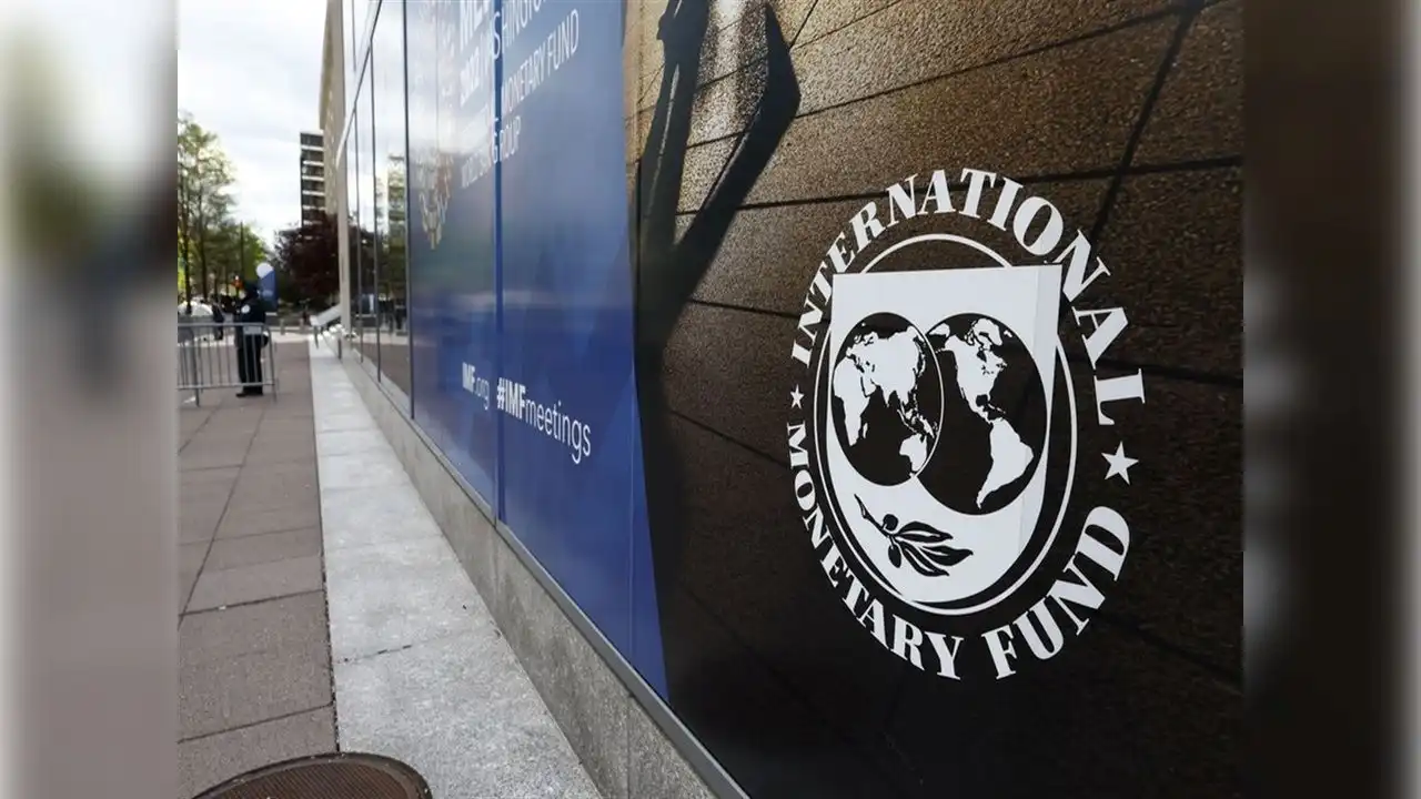 IMF’den Pakistan’a kredi desteği haberinin görseli