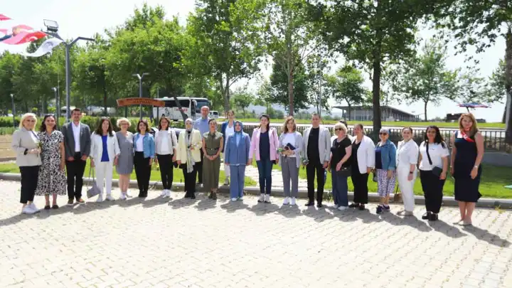 Kadın Erkek Fırsat Eşitliği Komisyonu Üyelerinden Yaşam Köyü'ne ziyaret