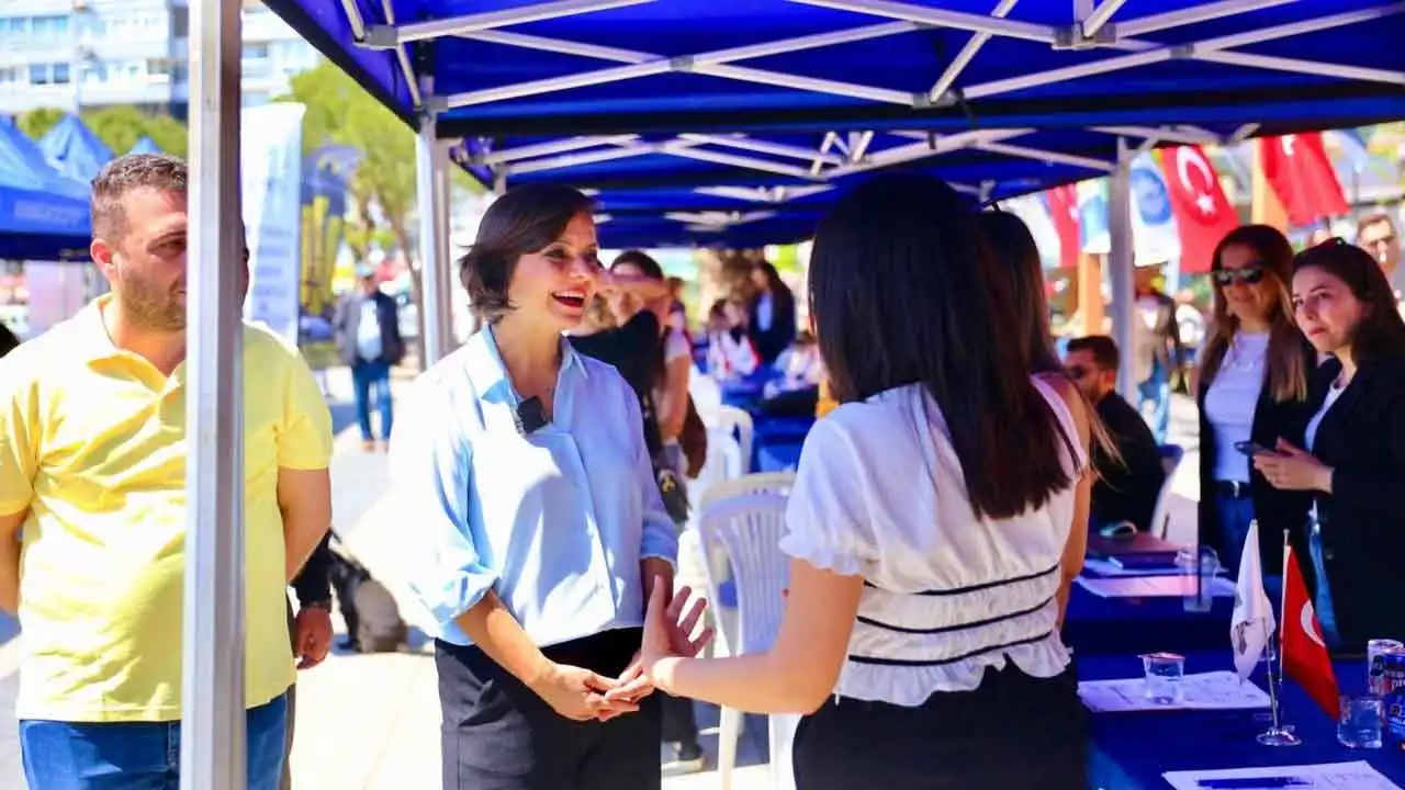 Karabağlar’da gündem istihdam: Toplu iş görüşmeleri başlıyor!  haberinin görseli