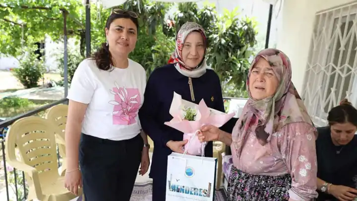 Menderes’te şehit annelerine ziyaret