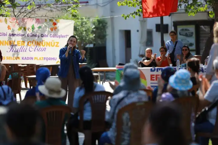 Efes Selçuk’ta anlamlı mesaj: Gerçek Anneler Günü, çocukların umutla büyüdüğü gün olacak