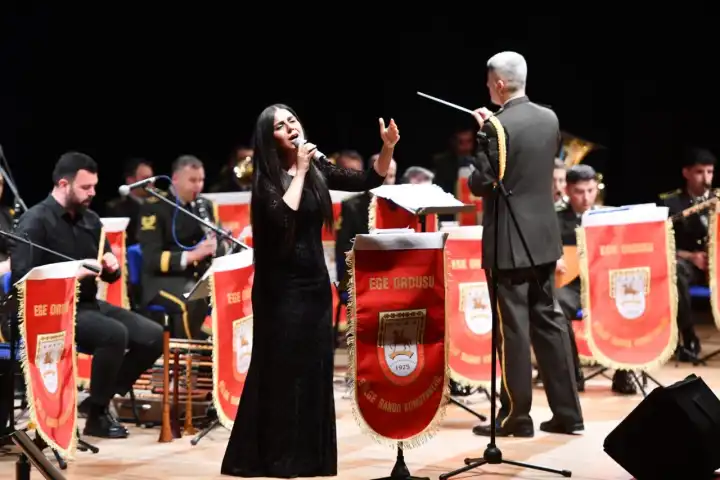 Ege Üniversitesinde 70. yıla özel Türk Halk Müziği konseri
