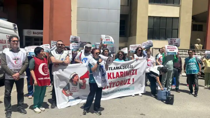 Hemşireler sorunları için ses çıkardı: Sağlık sistemi can çekişiyor