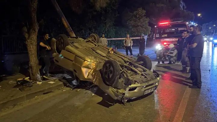 İzmir haber: Konak’ta otomobil takla attı