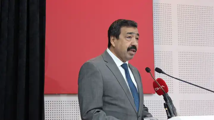 Kariyer Zirvesi’25 İKÇÜ’de başladı