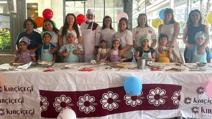 Minik şeflerden annelere en tatlı sürpriz