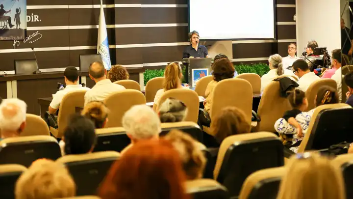 Engelleri aşan hayatlar: Engelli Bireylerin Başarı Öyküsü Narlıdere’de
