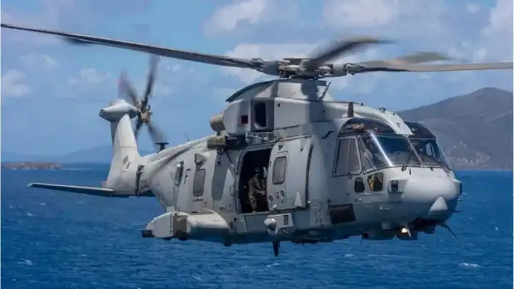 Havada korku dolu anlar: Askeri helikopter denize acil iniş yaptı!
