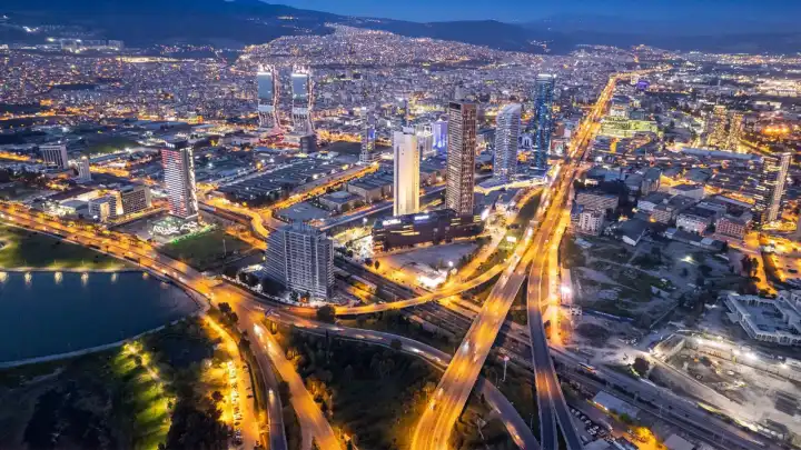 İzmir’in dijital ikizi geliyor: Akıllı kent yolculuğunda yeni dönem