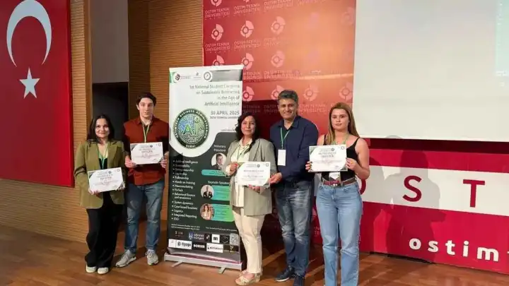 İzmirli öğrenciler, başkentteki yapay zeka kongresinde birinci oldu!