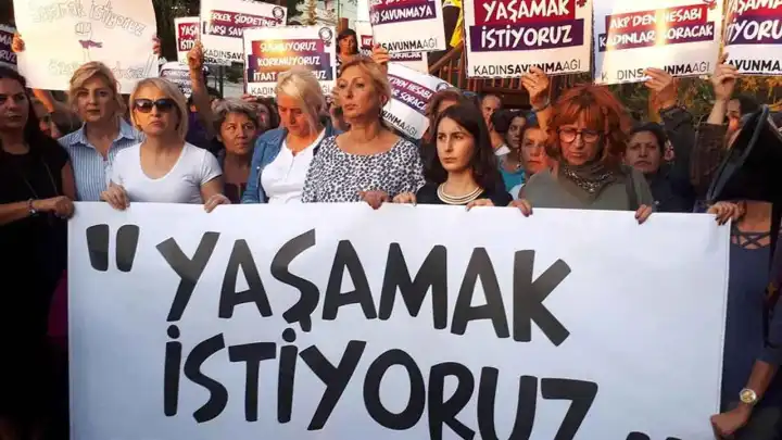 Kadın Savunması: Hayatına sahip çıkan kadınlar yalnız değildir