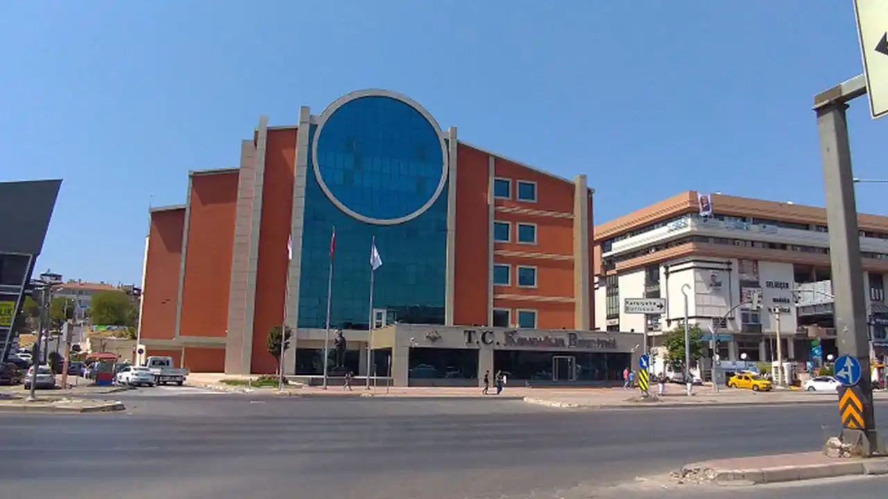 Karabağlar Belediyesi tarih verdi: KARBEL çalışanlarının maaşları ne zaman ödenecek? haberinin görseli