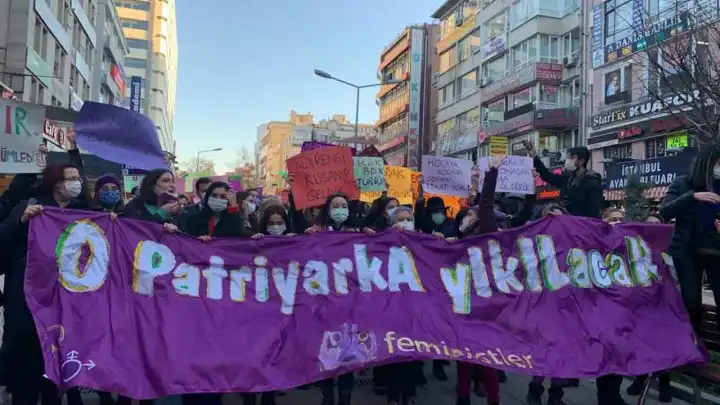 Derin Yoksulluk Ağı: Yalnız ebeveynli hanelerin sayısında büyük artış 