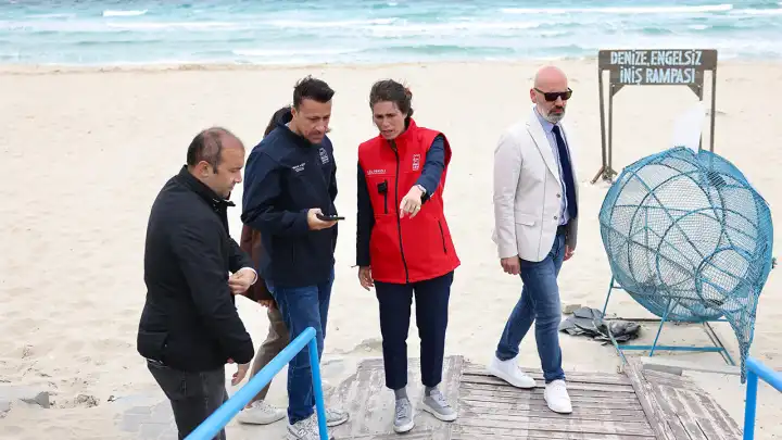 Ilıca Plajı’nda yaz hazırlıkları