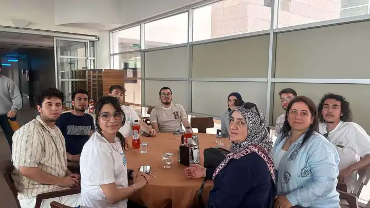 İzmir'de Anlamlı Buluşma: "Anneden Evlada Bir Dokunuş" projesiyle hasret giderildi