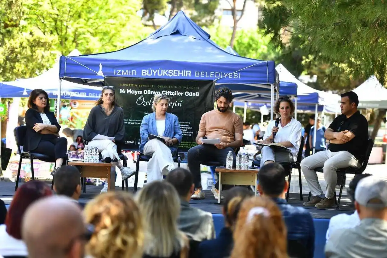 İzmir'de Dünya Çiftçiler Günü buluşması: Çiftçiler sordu, ziraat mühendisleri yanıtladı haberinin görseli
