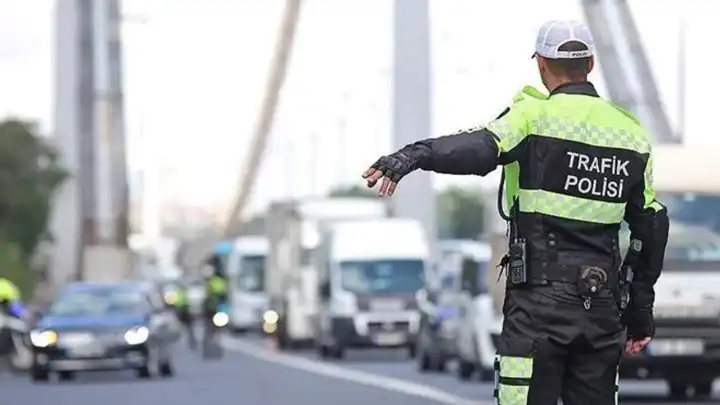 Trafik kurallarını ihlal edene rekor cezalar yolda! Kaza sonrası olay yerini terk edenler hapse girecek