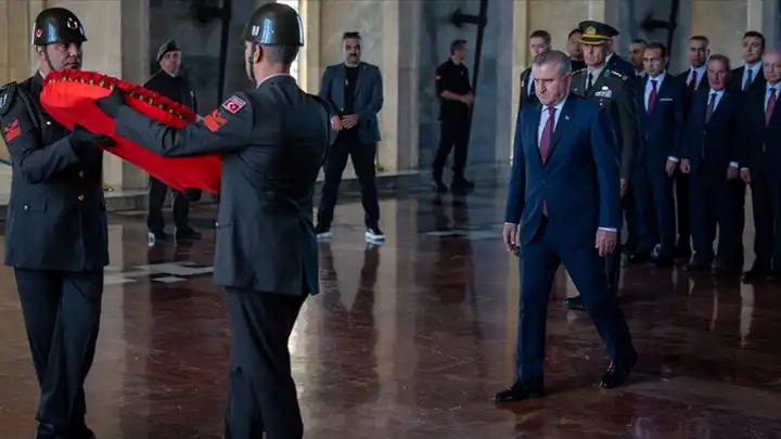 Bakan Bak'tan Anıtkabir ziyareti