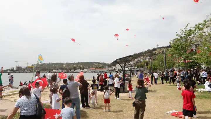 Bayraklı’da 19 Mayıs coşkusu sahile taşınıyor