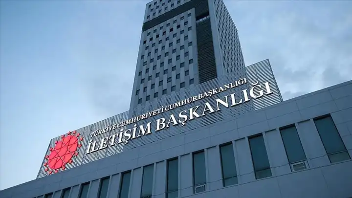 Cumhurbaşkanı Erdoğan rozet taktığı vekili tanımadı mı?