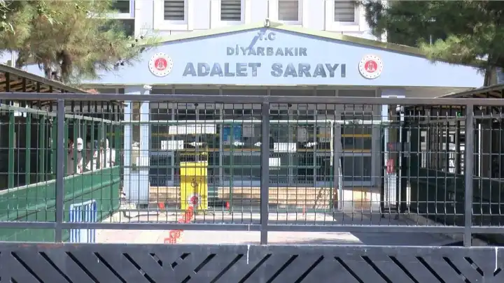 Diyarbakır'da Hüseyin Beyoğlu'nun yargılandığı dava ertelendi
