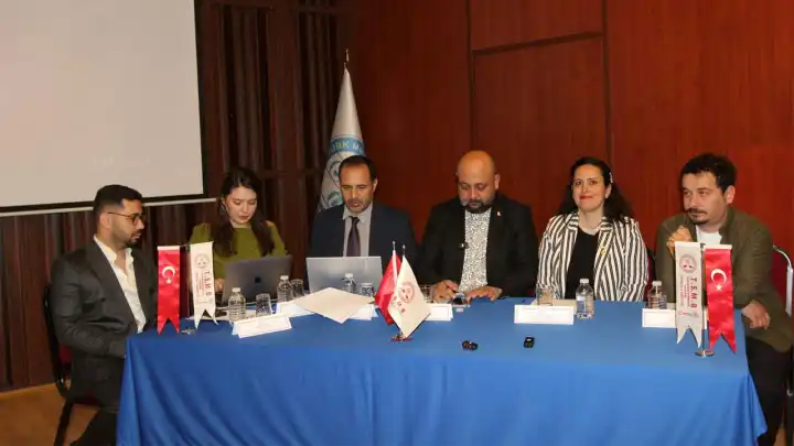 Ege’de ‘Üniversitelerde Müzik Telif Hakkı ve İcracı Sanatçıların Sosyal Güvenliği’ semineri