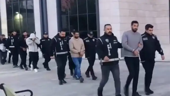 İki aileye nitelikli yağma operasyonu: Gözaltılar var