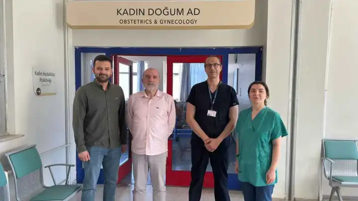 İzmir’de 15 kilogramlık yumurtalık kisti başarıyla alındı