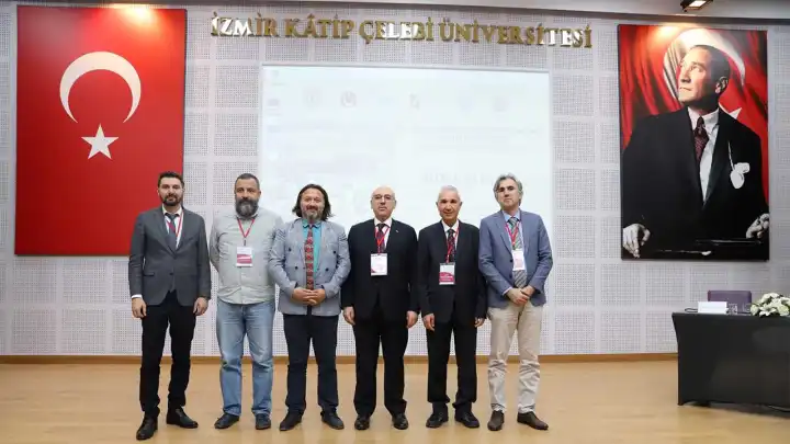 13. Uluslararası Türk Deniz Ticaret Tarihi Sempozyumu İKÇÜ’de başladı