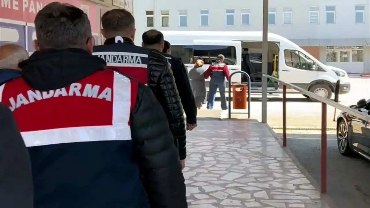 27 ilde FETÖ'ye dev operasyon! haberinin görseli