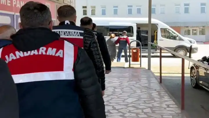 27 ilde FETÖ'ye dev operasyon!
