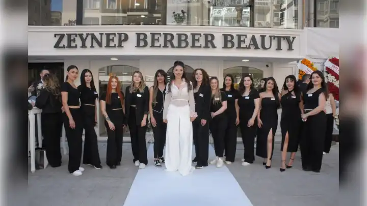 İzmir'e yeni Bir güzellik merkezi: Zeynep Berber Beauty açıldı!