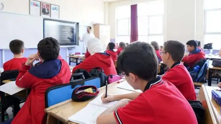 Okullar ne zaman açılacak 2026? MEB eğitim takvimi yayınlandı| İlk ara tatil ne zaman?