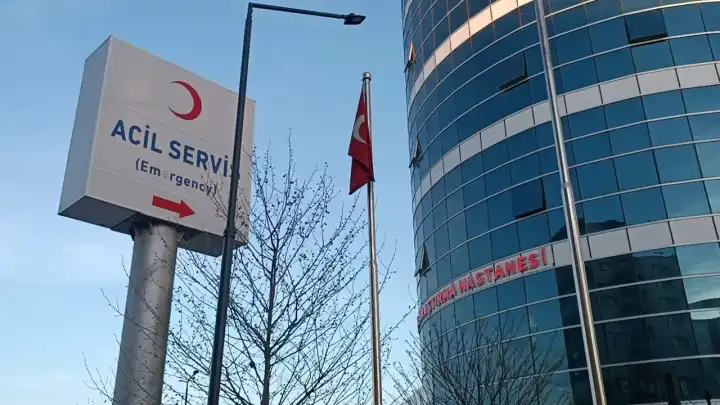 Tavuk dönerden zehirlendiler