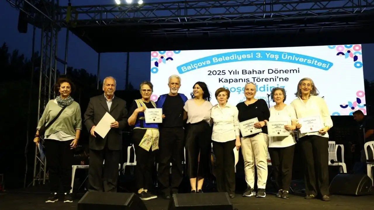 Balçova Üçüncü Yaş Üniversitesi dönem sonunu gururla tamamladı haberinin görseli
