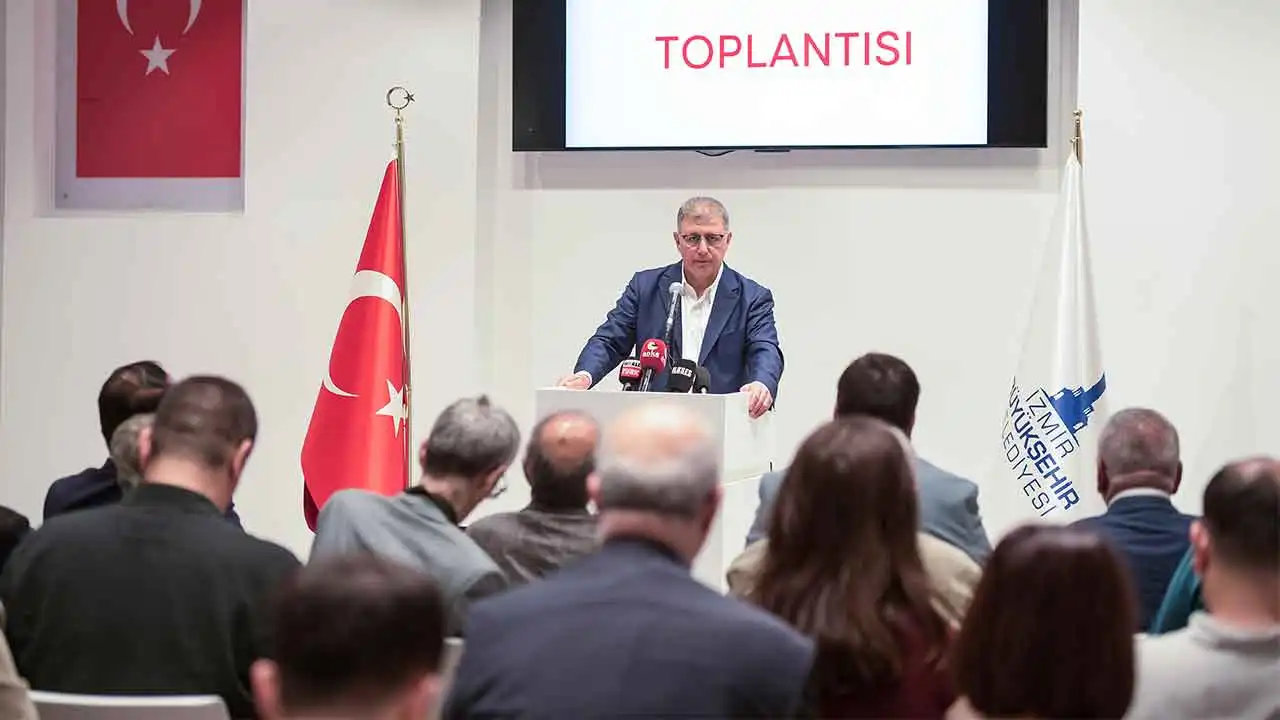 Başkan Tugay’dan Tunç Soyer’e TİS tepkisi: Sorumsuzluk! haberinin görseli