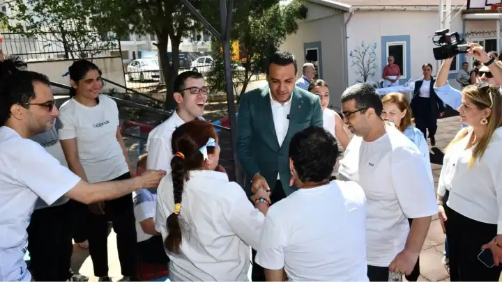 Engelliler Haftası’nda Çiğli’de umut ve dayanışma buluşması: “Notalar Kalplere Dokunuyor”