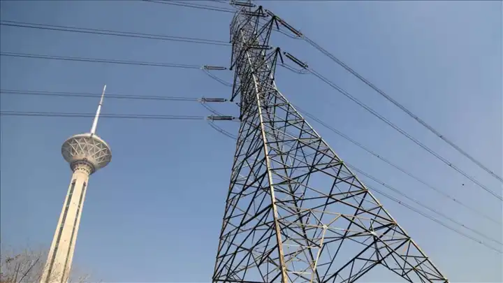 İran’da aşırı tüketim krizi: Bin 103 evin elektriği kesildi