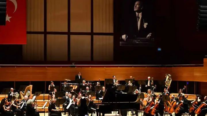 İzmir Devlet Senfoni Orkestrası’ndan 19 Mayıs’a Özel Anlamlı Konser