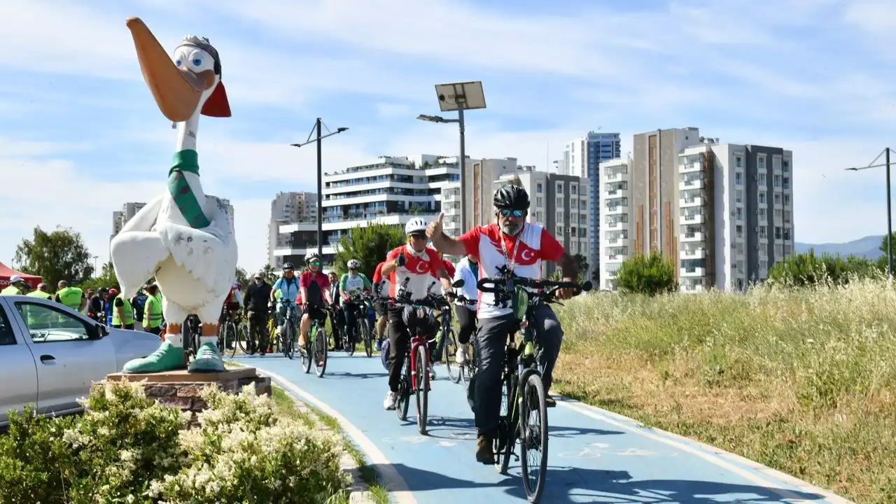 Çiğli’de pedallar iklim için döndü haberinin görseli