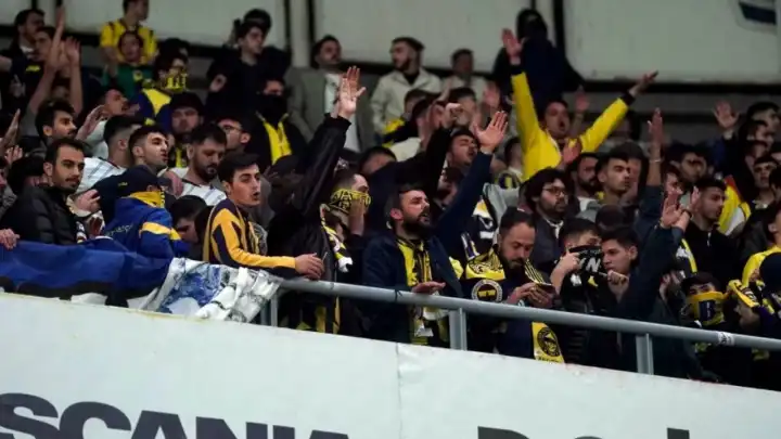 Fener maçı öncesi taraftardan 'Ali Koç istifa' tepkisi